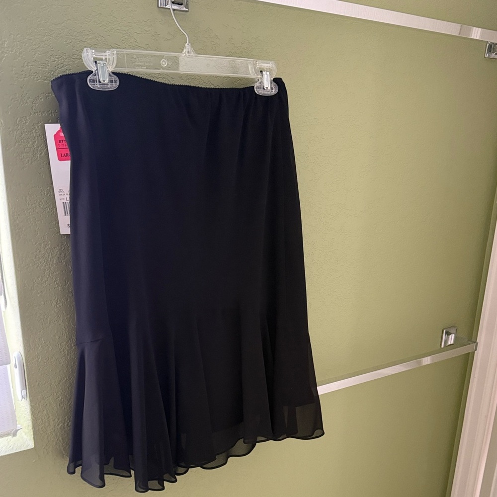 Elegant Black Women's Skirt